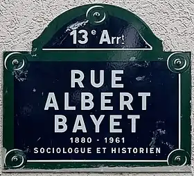 Voir la plaque.