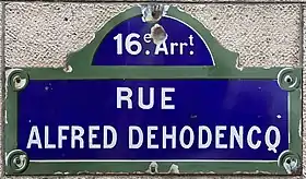 Voir la plaque.