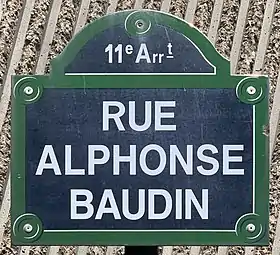 Voir la plaque.