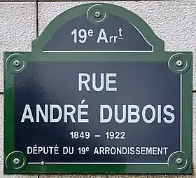 Voir la plaque.