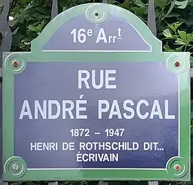 Voir la plaque.