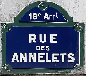 Voir la plaque.