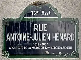 Voir la plaque.