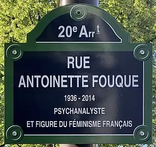 Voir la plaque.