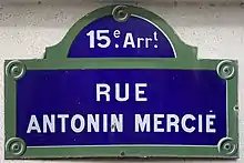 Voir la plaque.