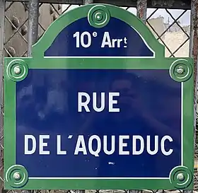 Voir la plaque.