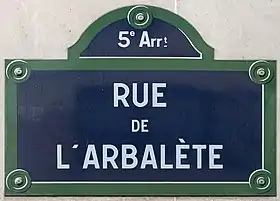 Voir la plaque.