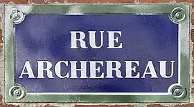 Voir la plaque.