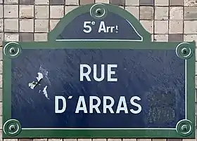 Voir la plaque.