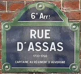 Voir la plaque.