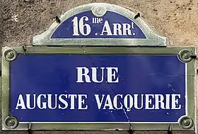 Voir la plaque.