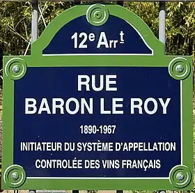 Voir la plaque.