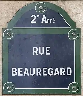 Voir la plaque.