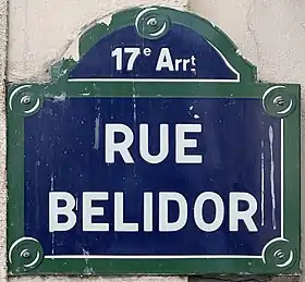 Voir la plaque.