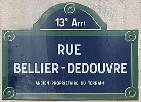 Voir la plaque.