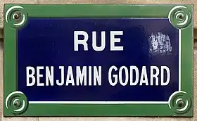 Voir la plaque.