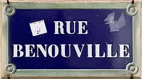 Voir la plaque.