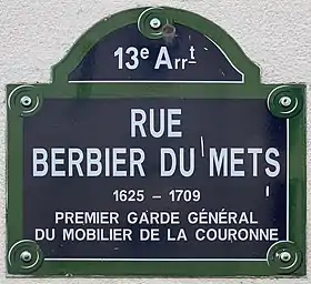 Voir la plaque.