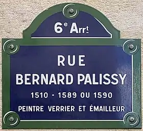 Voir la plaque.