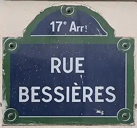 Voir la plaque.