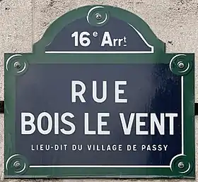 Voir la plaque.