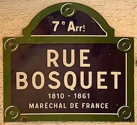 Voir la plaque.