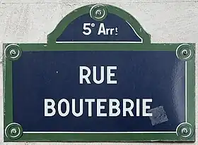 Voir la plaque.