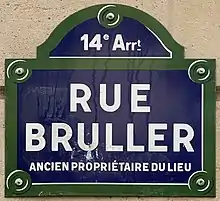 Voir la plaque.