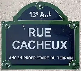 Voir la plaque.