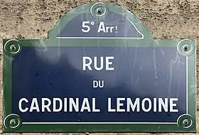 Voir la plaque.