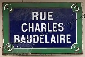 Voir la plaque.