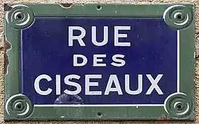 Voir la plaque.