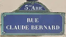 Voir la plaque.