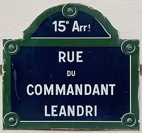 Voir la plaque.