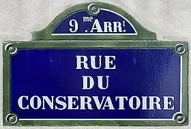 Voir la plaque.