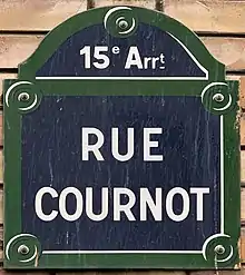 Voir la plaque.