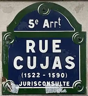 Voir la plaque.