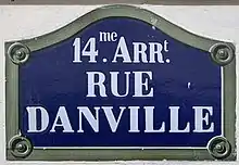 Voir la plaque.