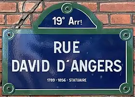 Voir la plaque.