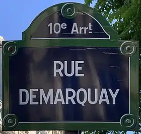 Voir la plaque.