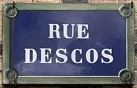 Voir la plaque.