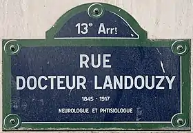 Voir la plaque.