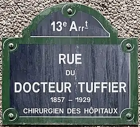 Voir la plaque.