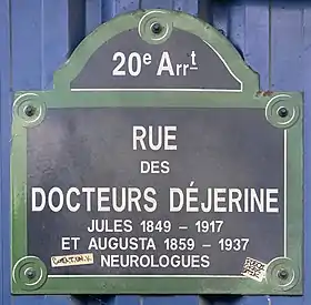 Voir la plaque.