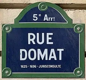 Voir la plaque.