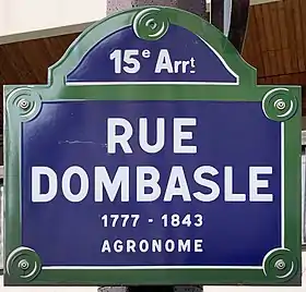 Voir la plaque.