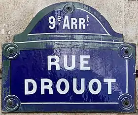 Voir la plaque.