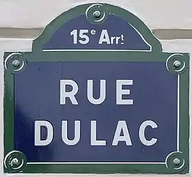 Voir la plaque.