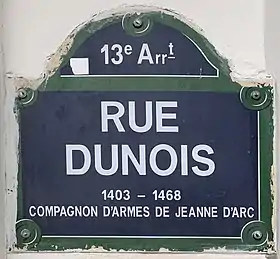 Voir la plaque.