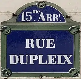 Voir la plaque.